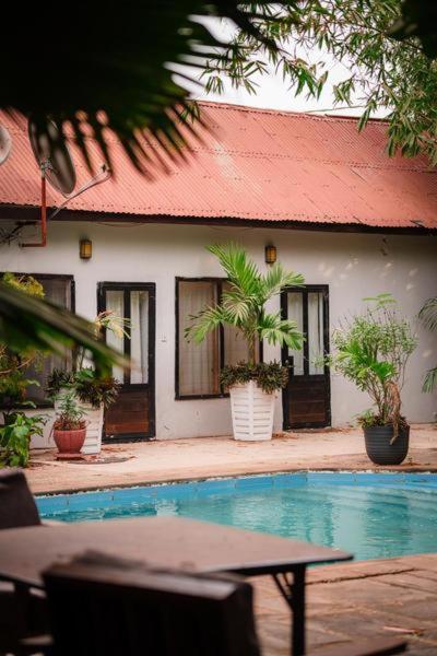 מלון Brufut Hibiscus House Gambia מראה חיצוני תמונה