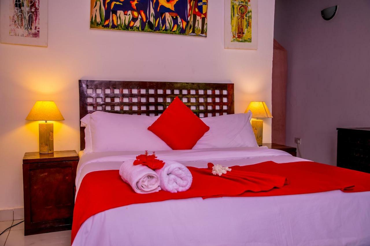 מלון Brufut Hibiscus House Gambia מראה חיצוני תמונה