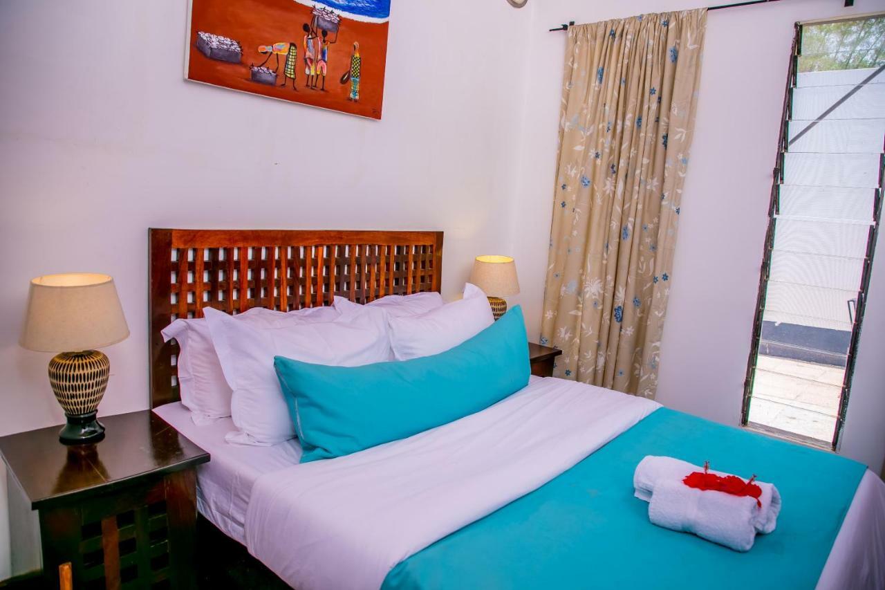 מלון Brufut Hibiscus House Gambia מראה חיצוני תמונה