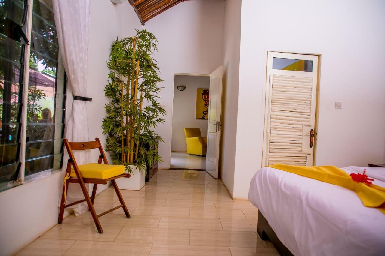 מלון Brufut Hibiscus House Gambia מראה חיצוני תמונה