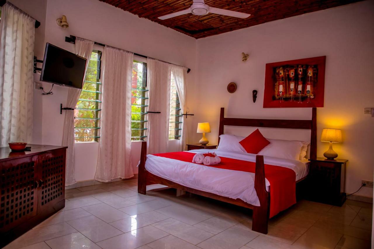 מלון Brufut Hibiscus House Gambia מראה חיצוני תמונה